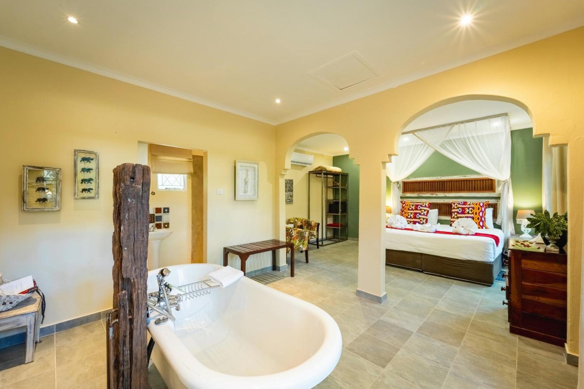 Bayete Guest Lodge *