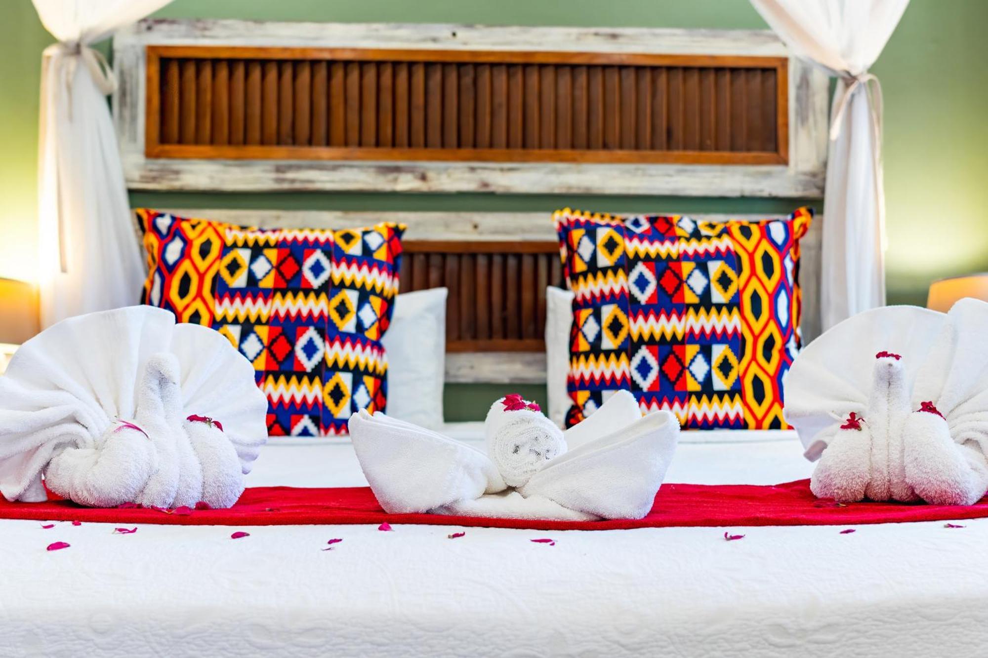 Bayete Guest Lodge *